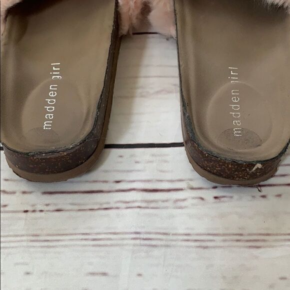 Madden Girl Bliss Slide Sandal - Picture 4 of 10